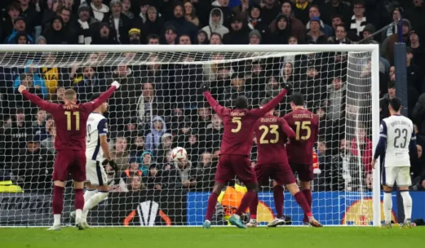 Hummels pareggia al 91°, Tottenham-Roma 2-2