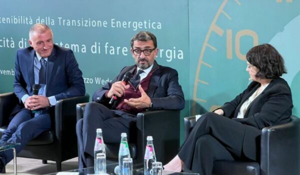 Transizione energetica, investimenti per 230 mld al 2030 in Italia