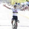 Pogacar vince il Giro delle Fiandre, Van der Poel ed Evenepoel sul podio