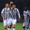 Vlahovic non basta alla Juve: pari nel derby, sarà Europa League