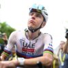 Pogacar cade e si ritira dalla Vuelta, sprint di Coquard e Mas in maglia rossa