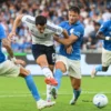 Baturina e Douvikas piegano il Napoli al Maradona, vince il Como 2-1
