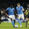 Il Napoli prova a scappare, la Roma lo riprende: 3-3 al “Maradona”