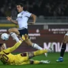 Adams illude il Torino, il Como rimonta e vince 3-1